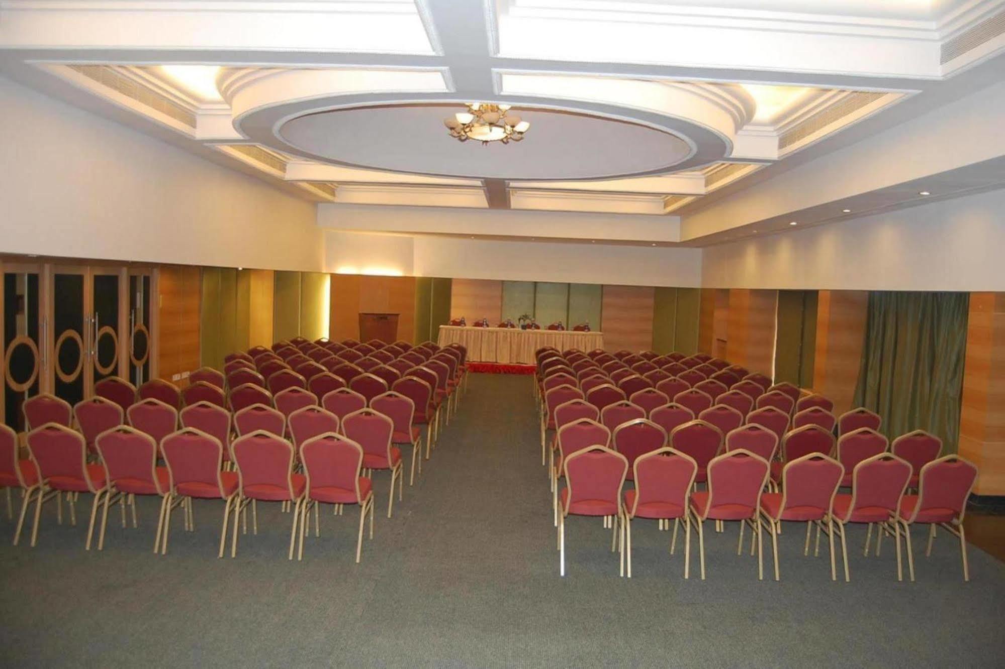 Vits Aurangabad Hotel ภายนอก รูปภาพ